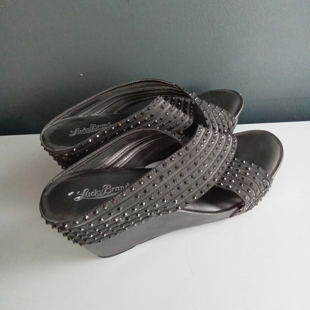 Lucky Brand Women Gray Wedge‎ Sandals Embellished Studded Platform Mules Size 7